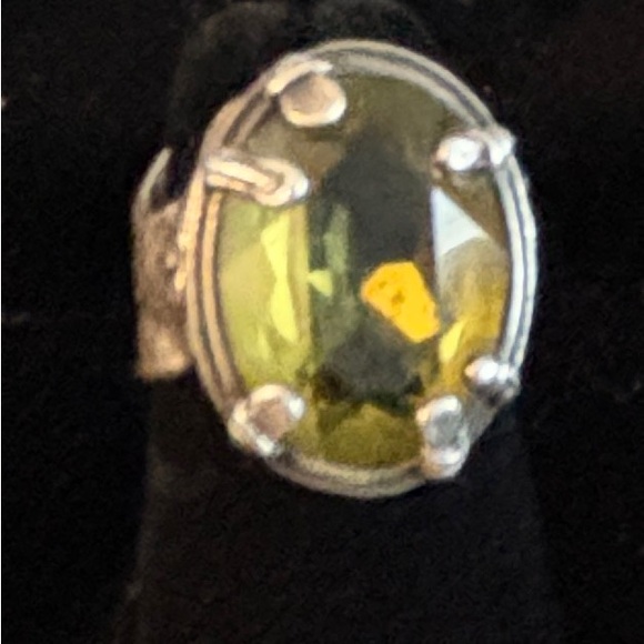 Silpada Silver Ring with Green Gemstone R1883 - Retired STUNNING Ring size 6 - Picture 5 of 7